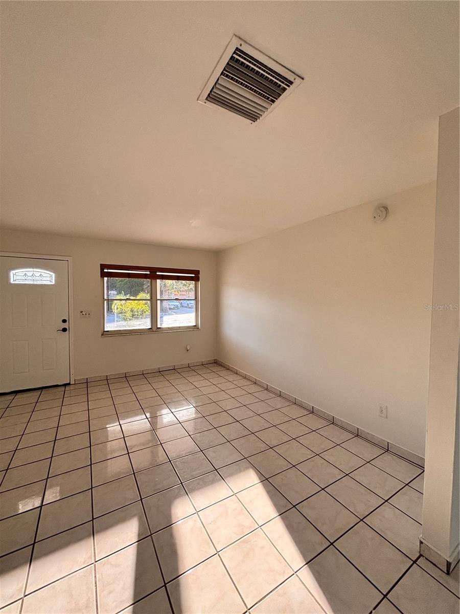 10611 N Altman St Property Photo 11