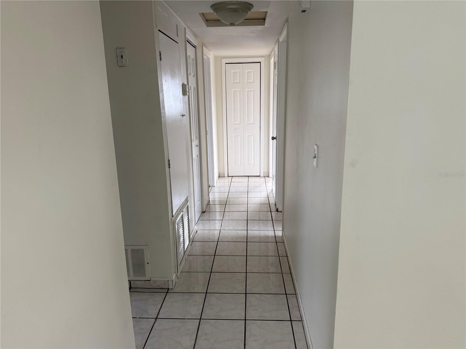 10611 N Altman St Property Photo 13