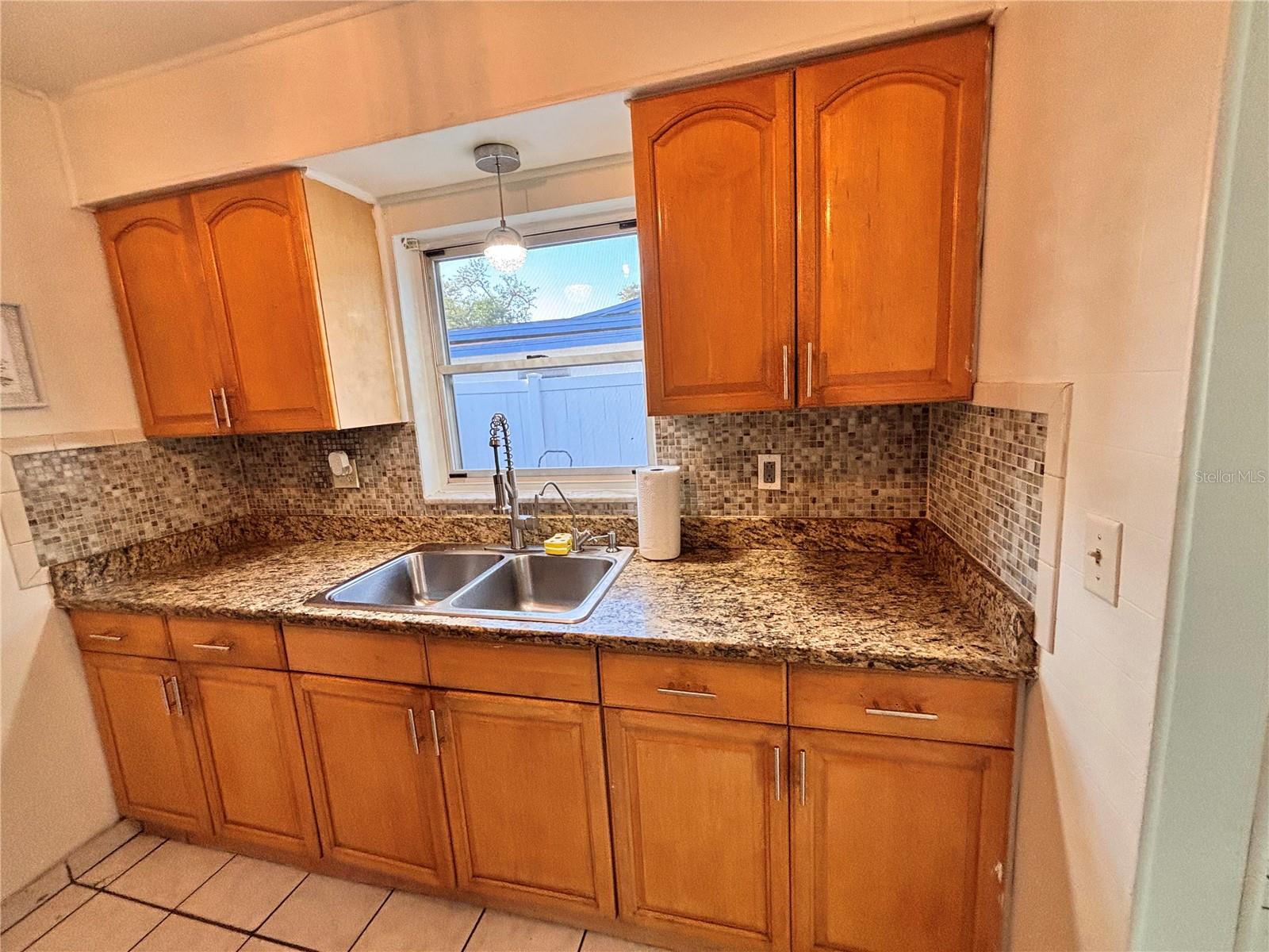 10611 N Altman St Property Photo 16