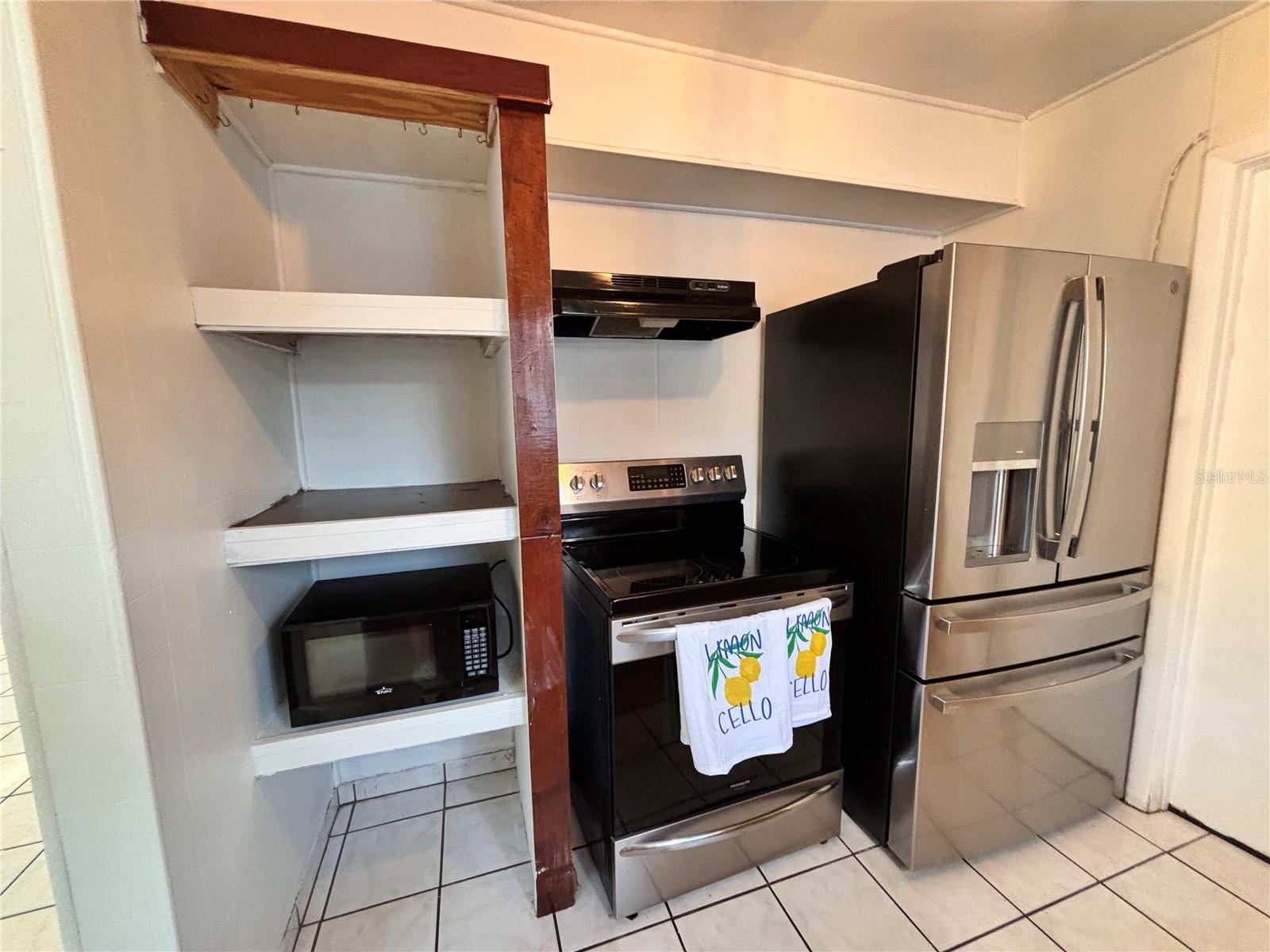 10611 N Altman St Property Photo 17