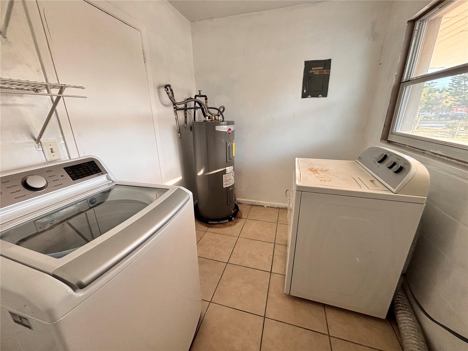 10611 N Altman St Property Photo 25