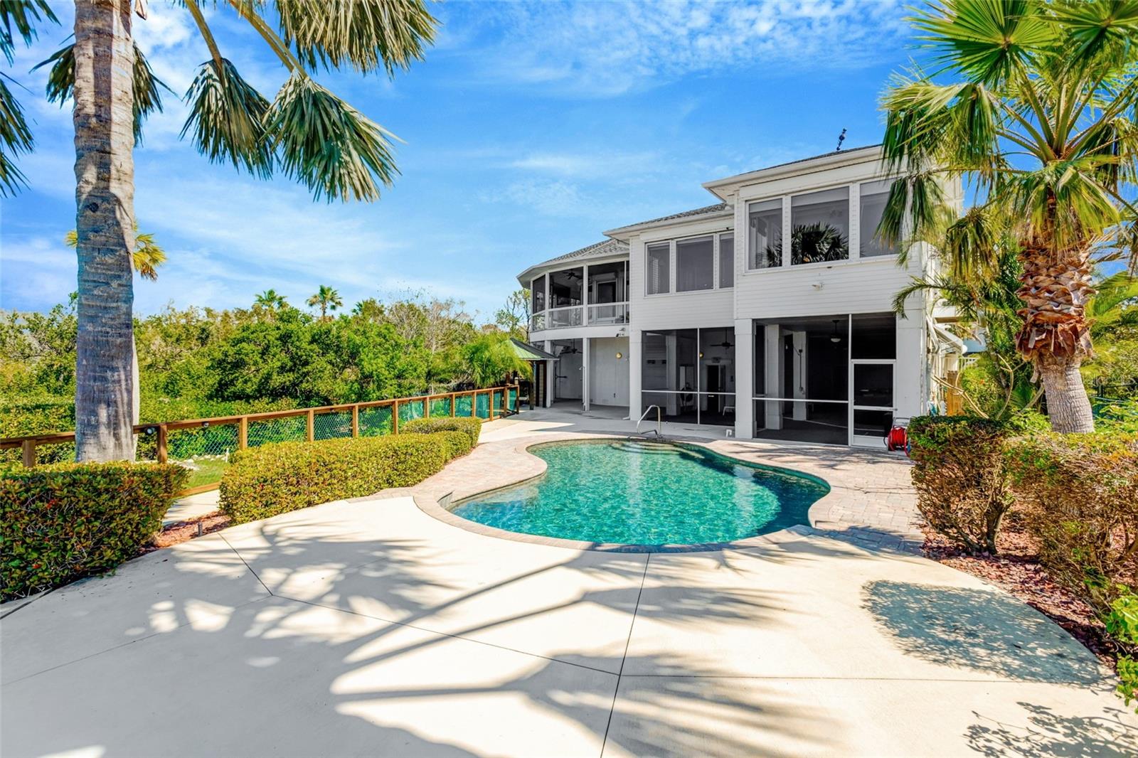 511 Seaview Dr Property Photo 4