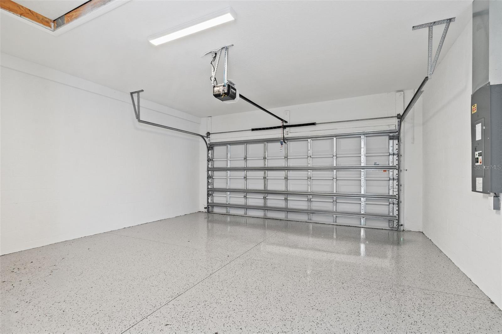 18131 Franklin Park Ct Property Photo 10