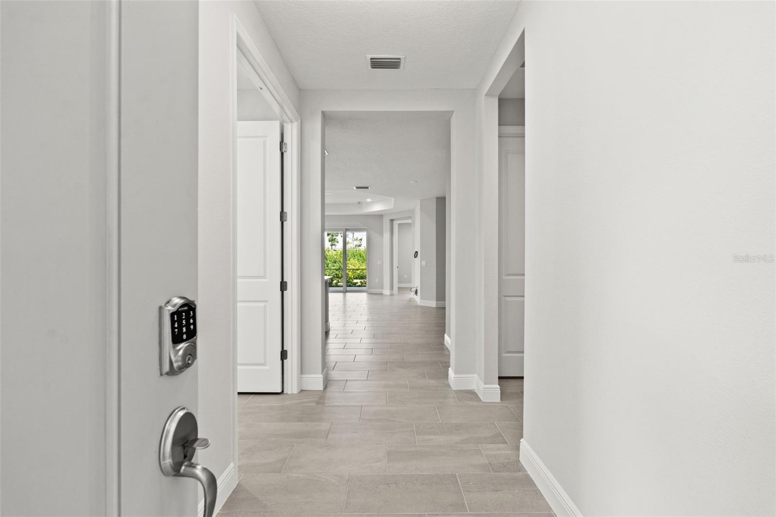 18131 Franklin Park Ct Property Photo 11