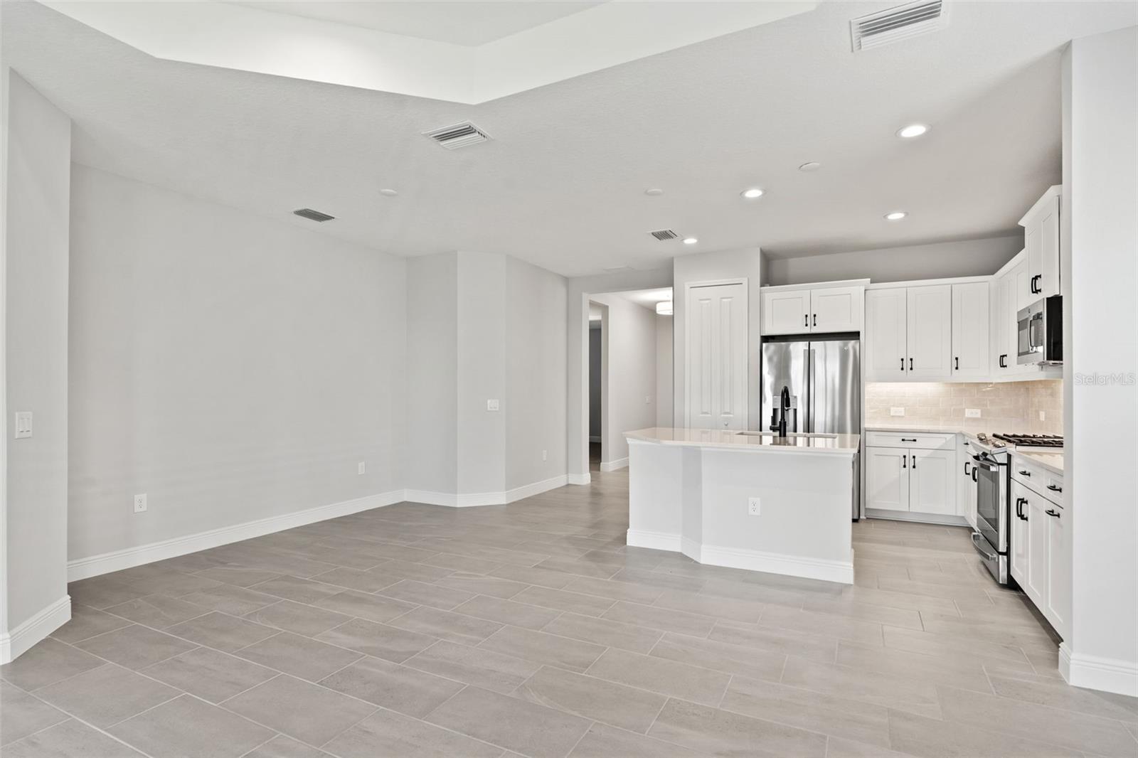 18131 Franklin Park Ct Property Photo 25