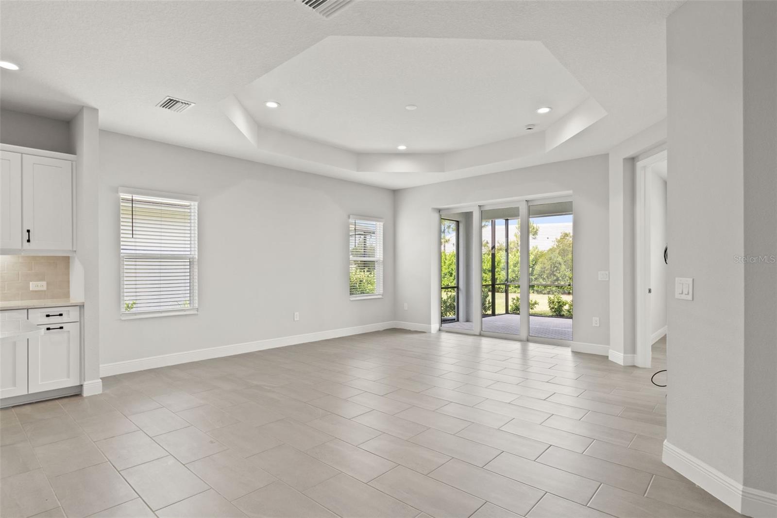 18131 Franklin Park Ct Property Photo 32