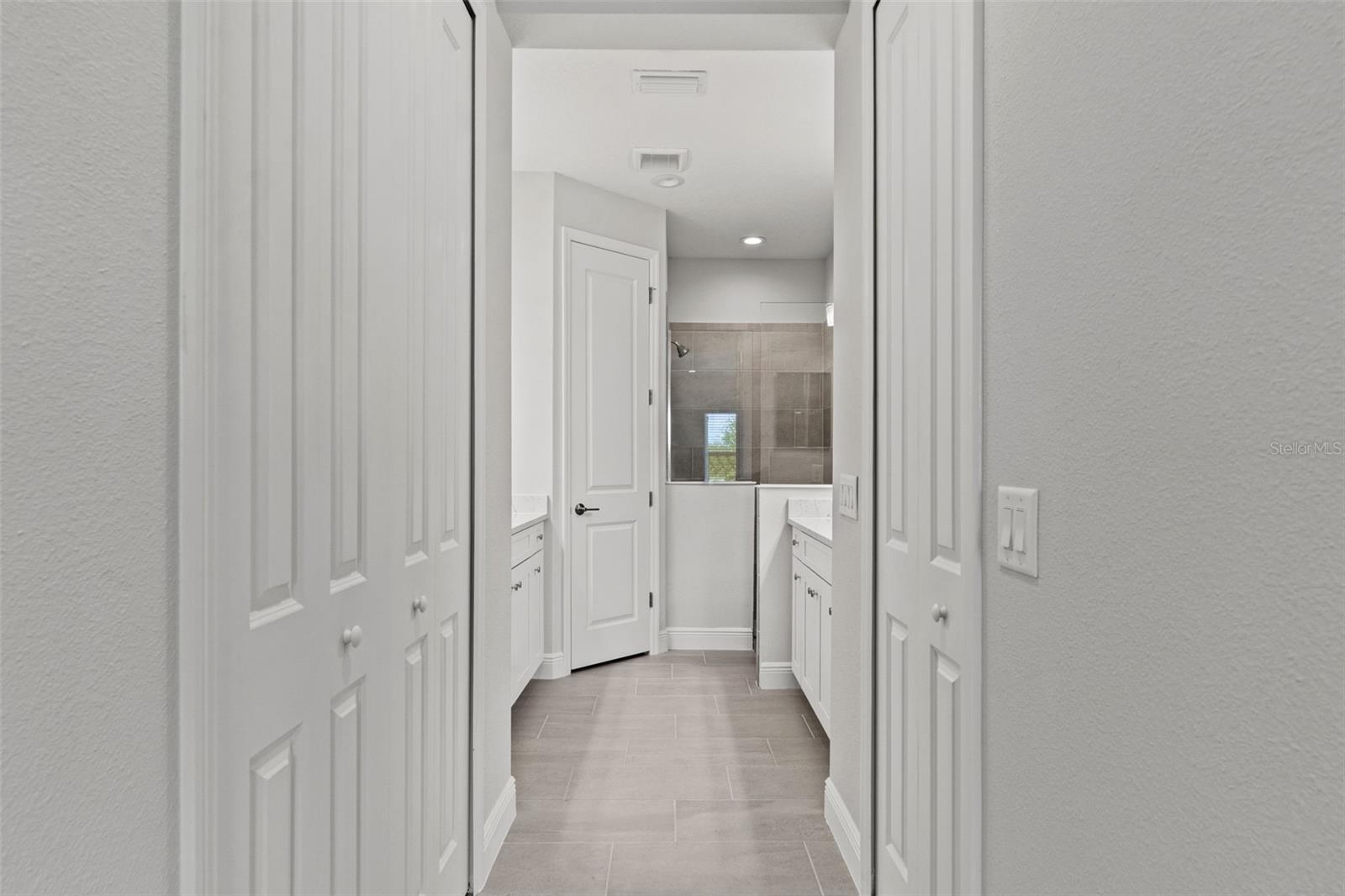 18131 Franklin Park Ct Property Photo 35