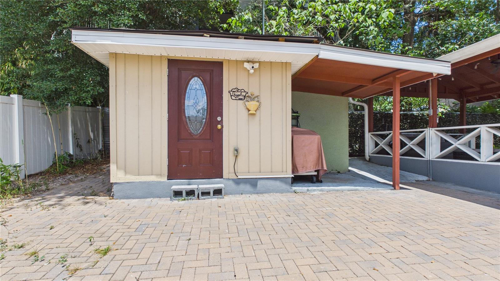 8721 N Orangeview Ave Property Photo 42