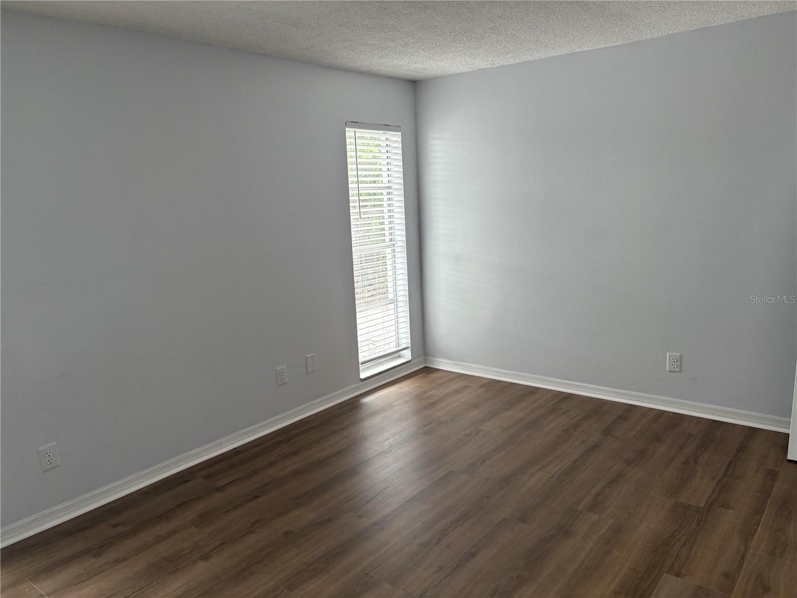 2380 Timbercrest Cir W Property Photo 8