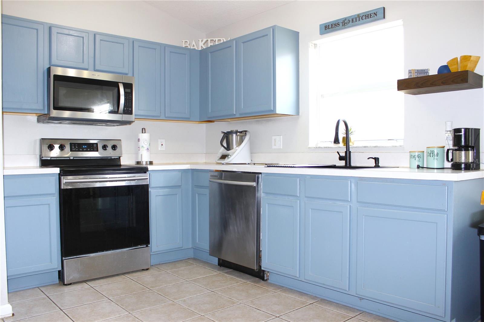 10228 Hunters Haven Blvd Property Photo 6