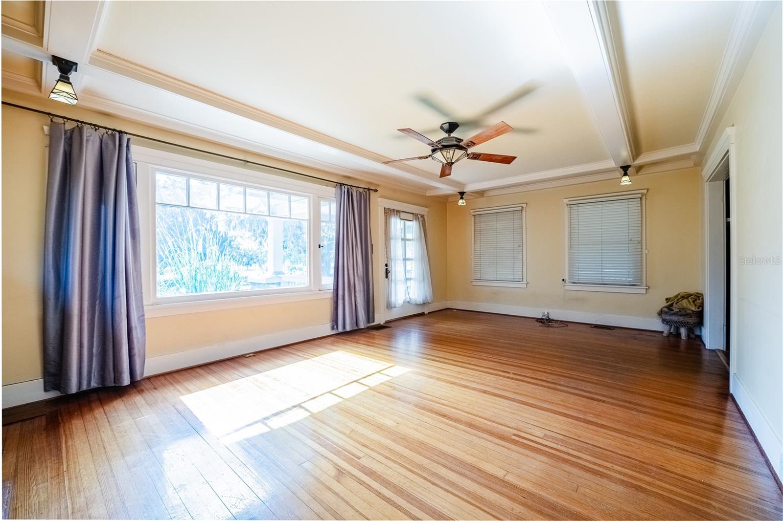 116 S Lakeshore Blvd Property Photo 8