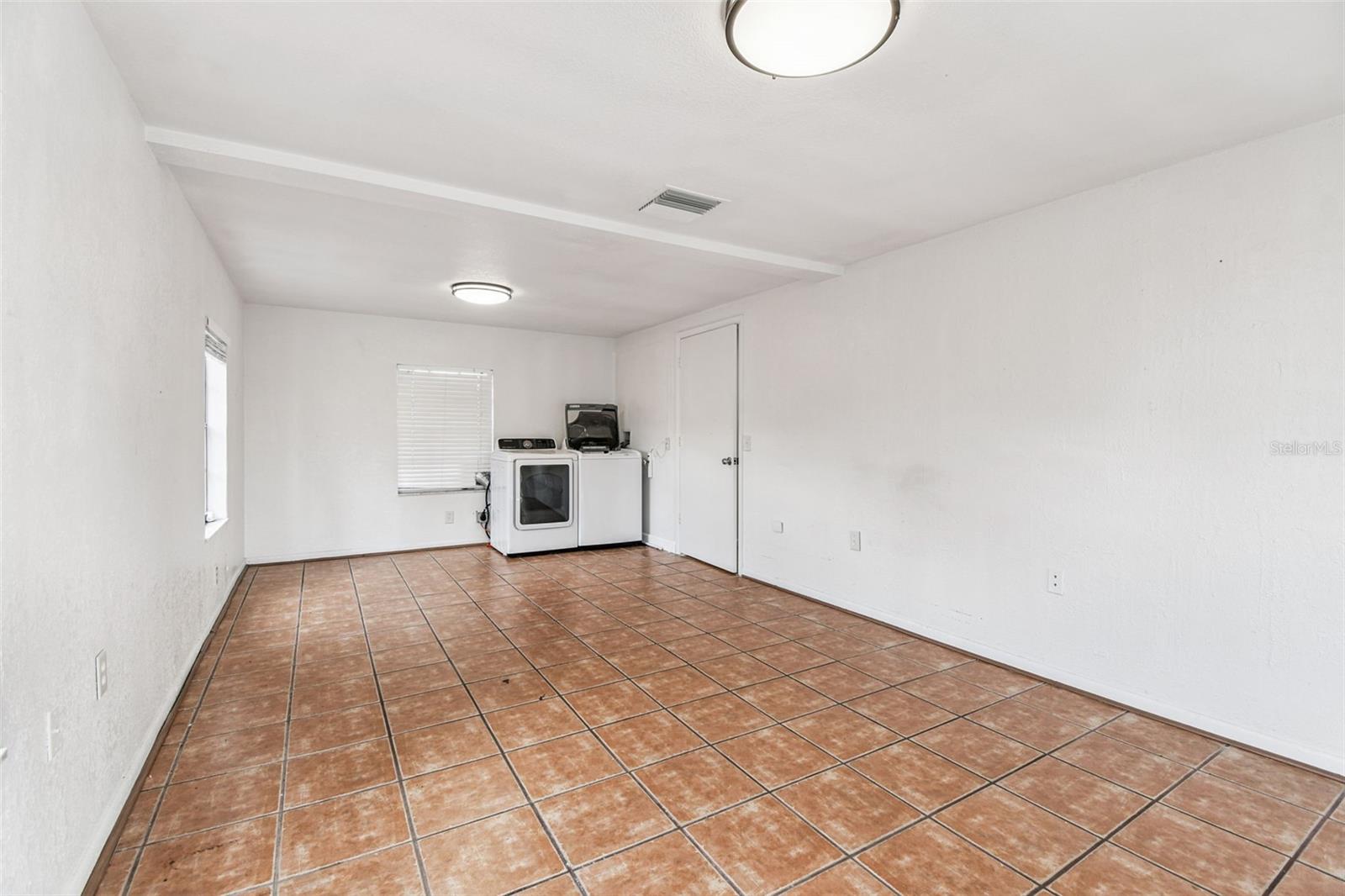 855 E Brandon Blvd Property Photo 13