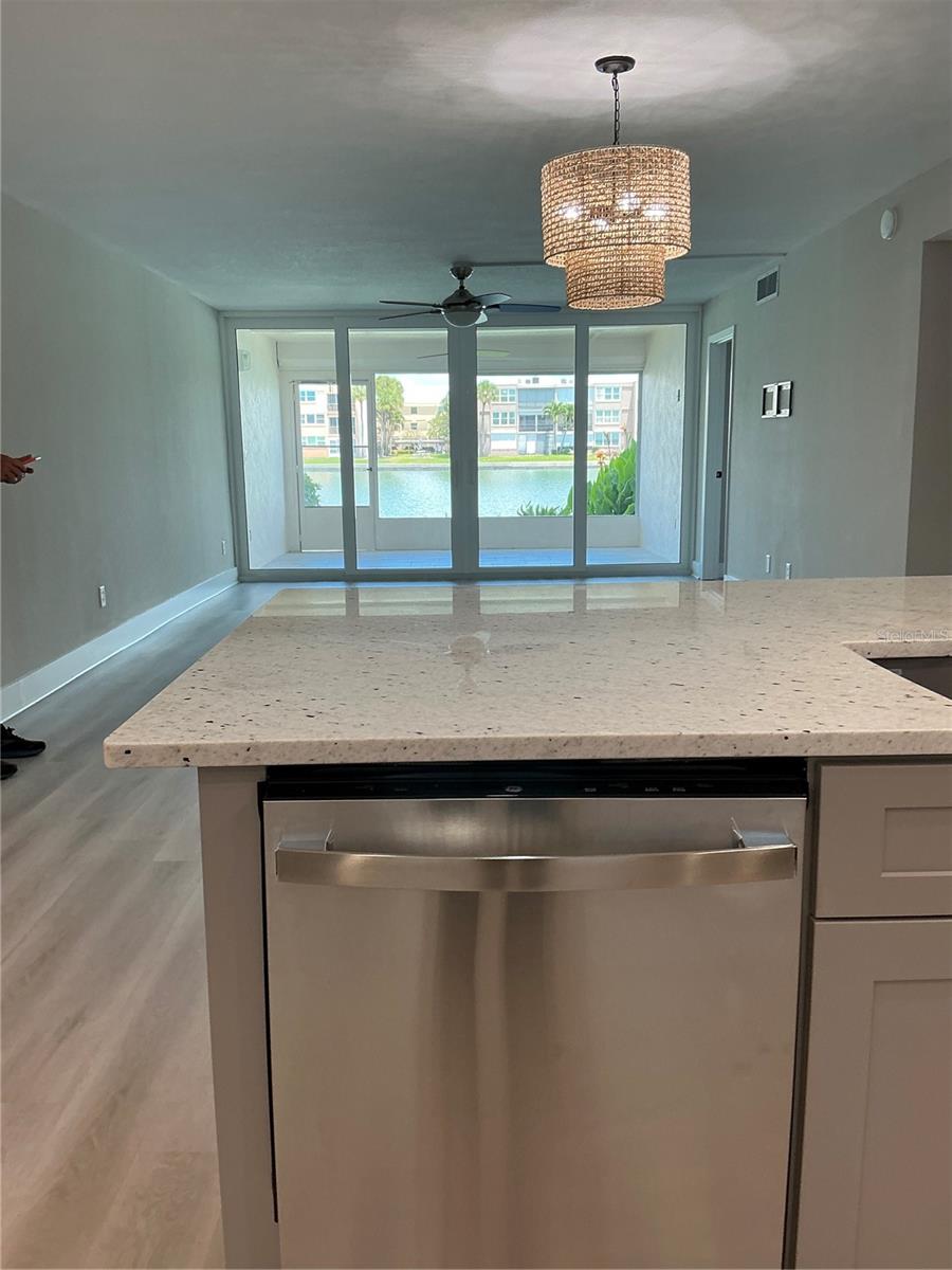 7645 Sun Island Dr S #101 Property Photo 8