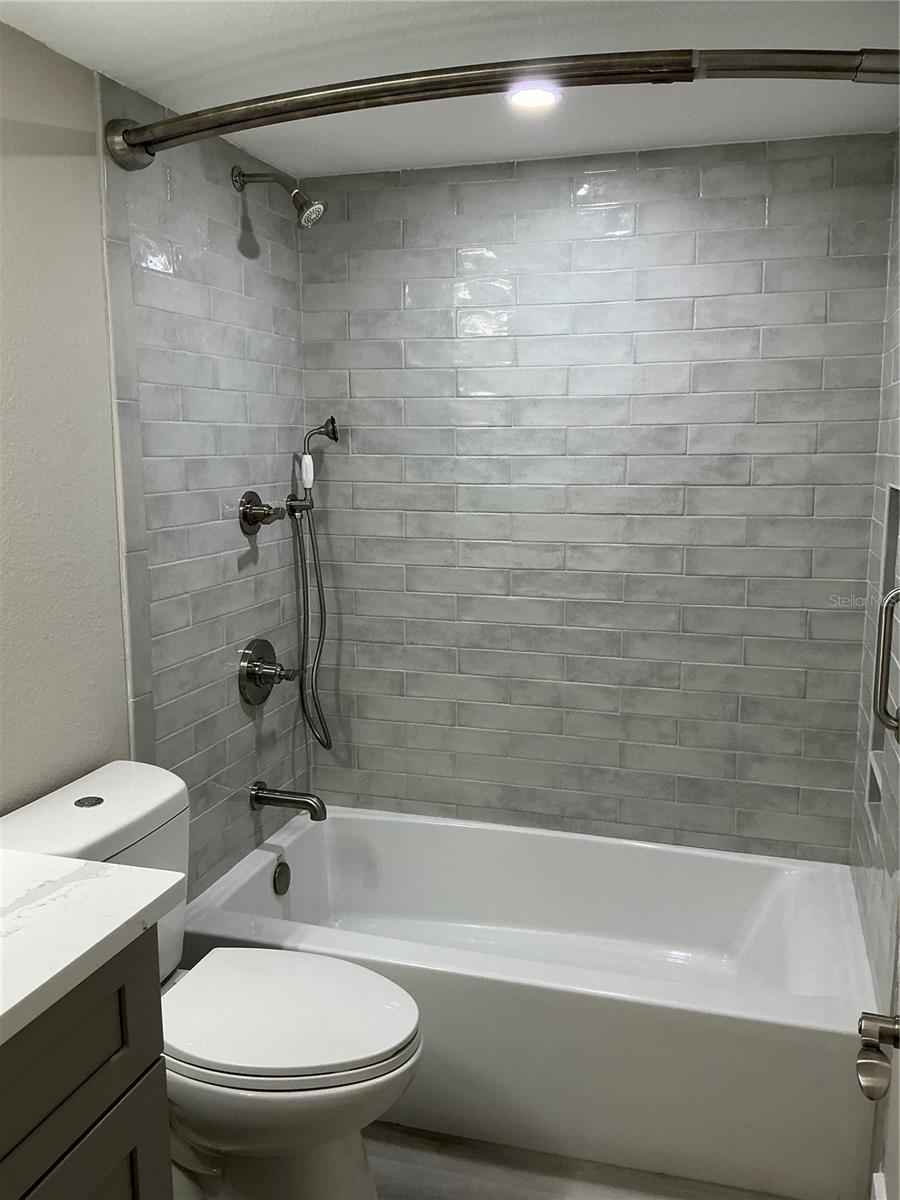 7645 Sun Island Dr S #101 Property Photo 31
