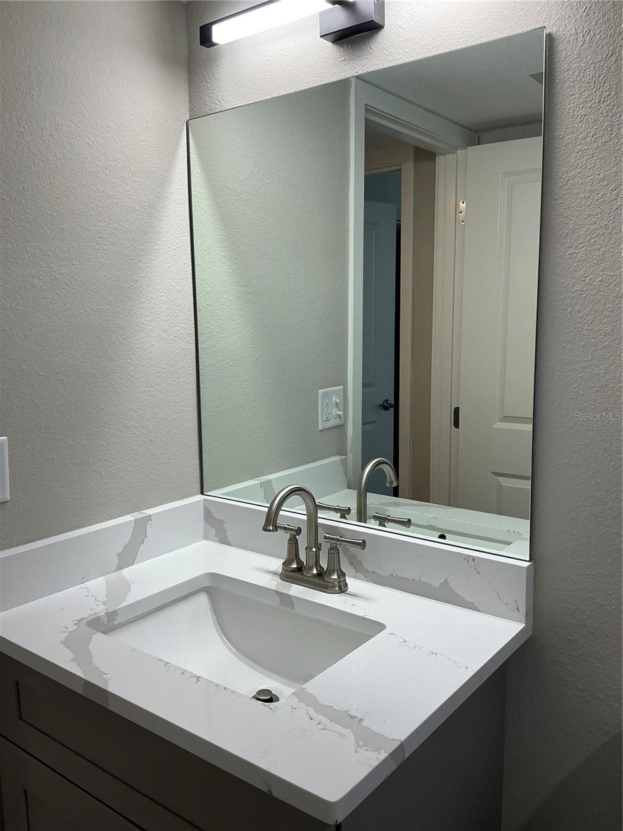 7645 Sun Island Dr S #101 Property Photo 34