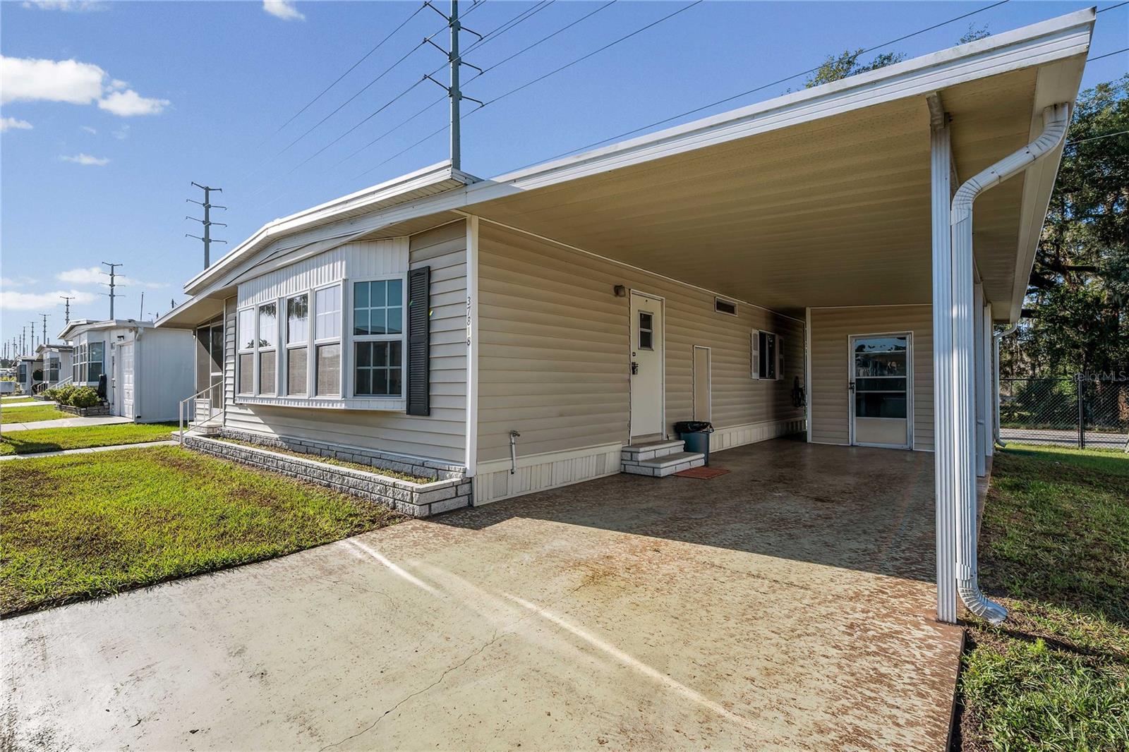 37818 Valencia Ave Property Photo 5