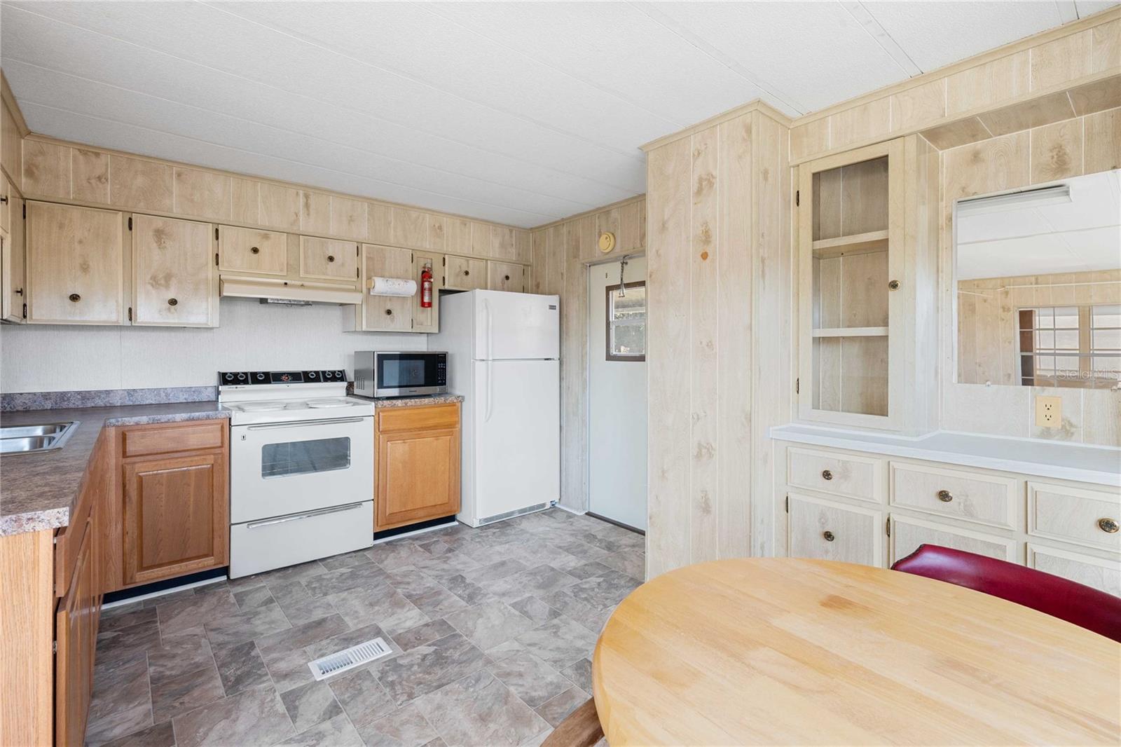 37818 Valencia Ave Property Photo 9