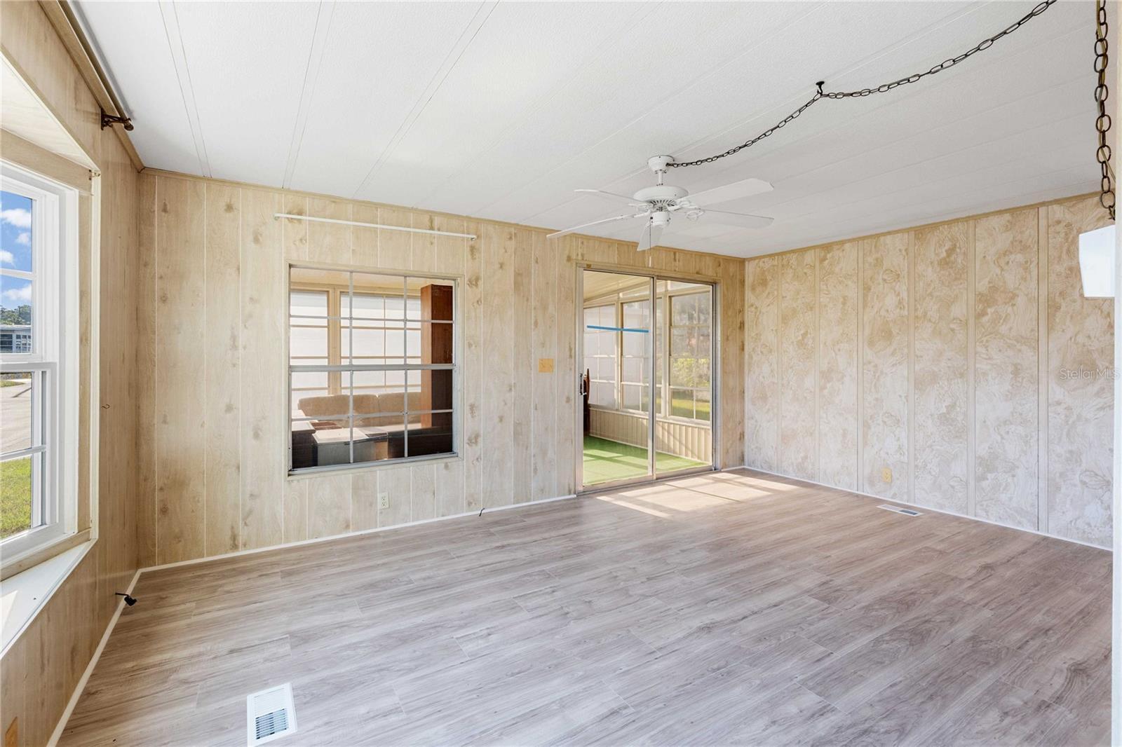 37818 Valencia Ave Property Photo 12