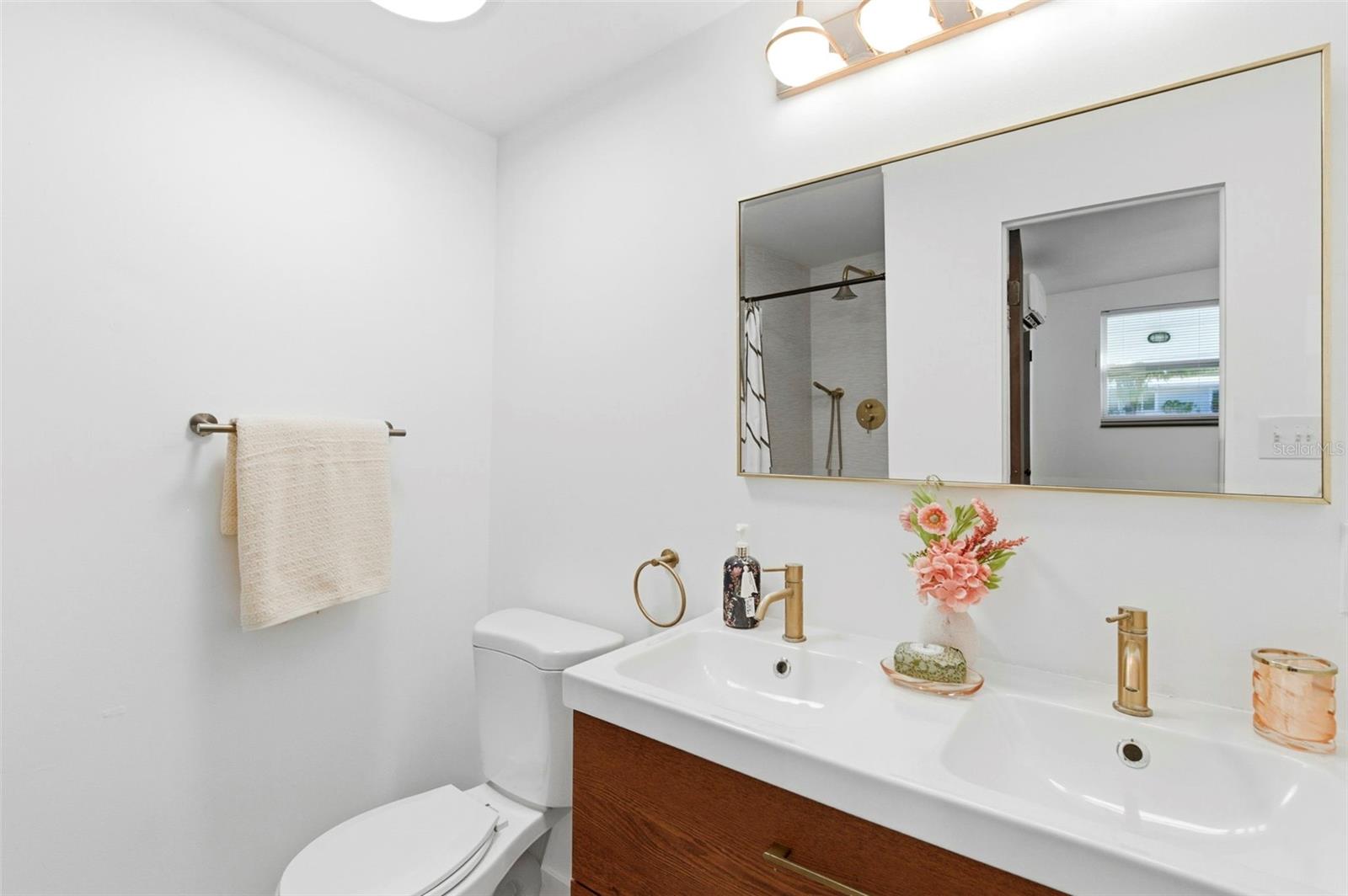 6350 Hampton Drive N Property Photo 39