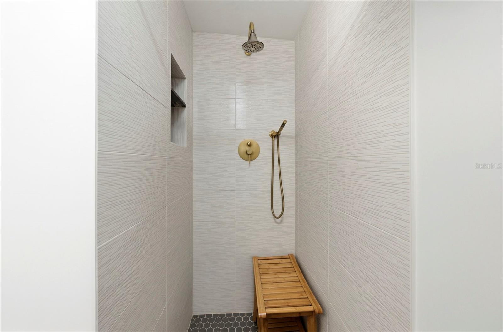6350 Hampton Drive N Property Photo 40