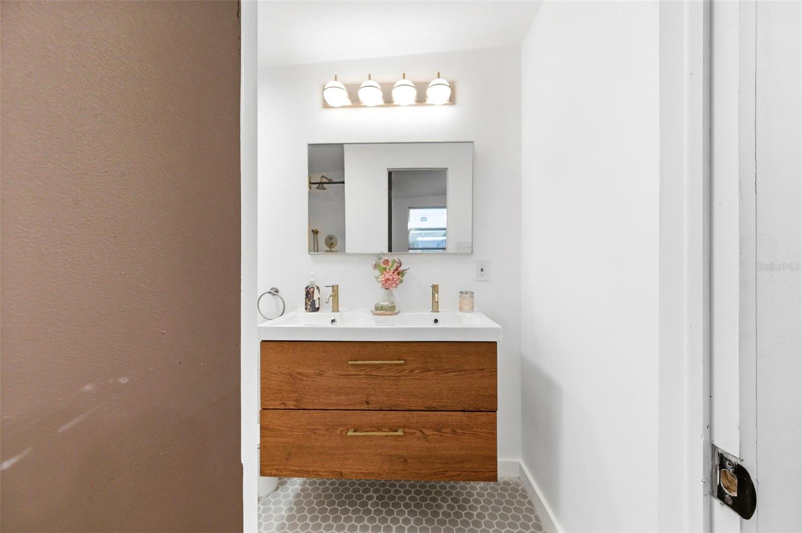6350 Hampton Drive N Property Photo 41