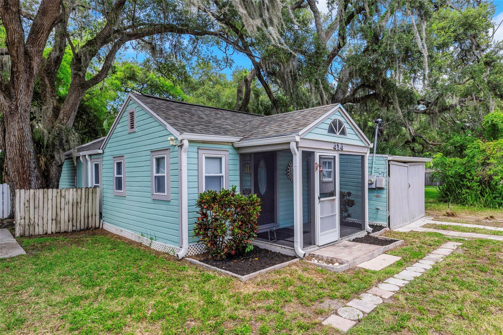 414 Tampa Rd Property Photo 1