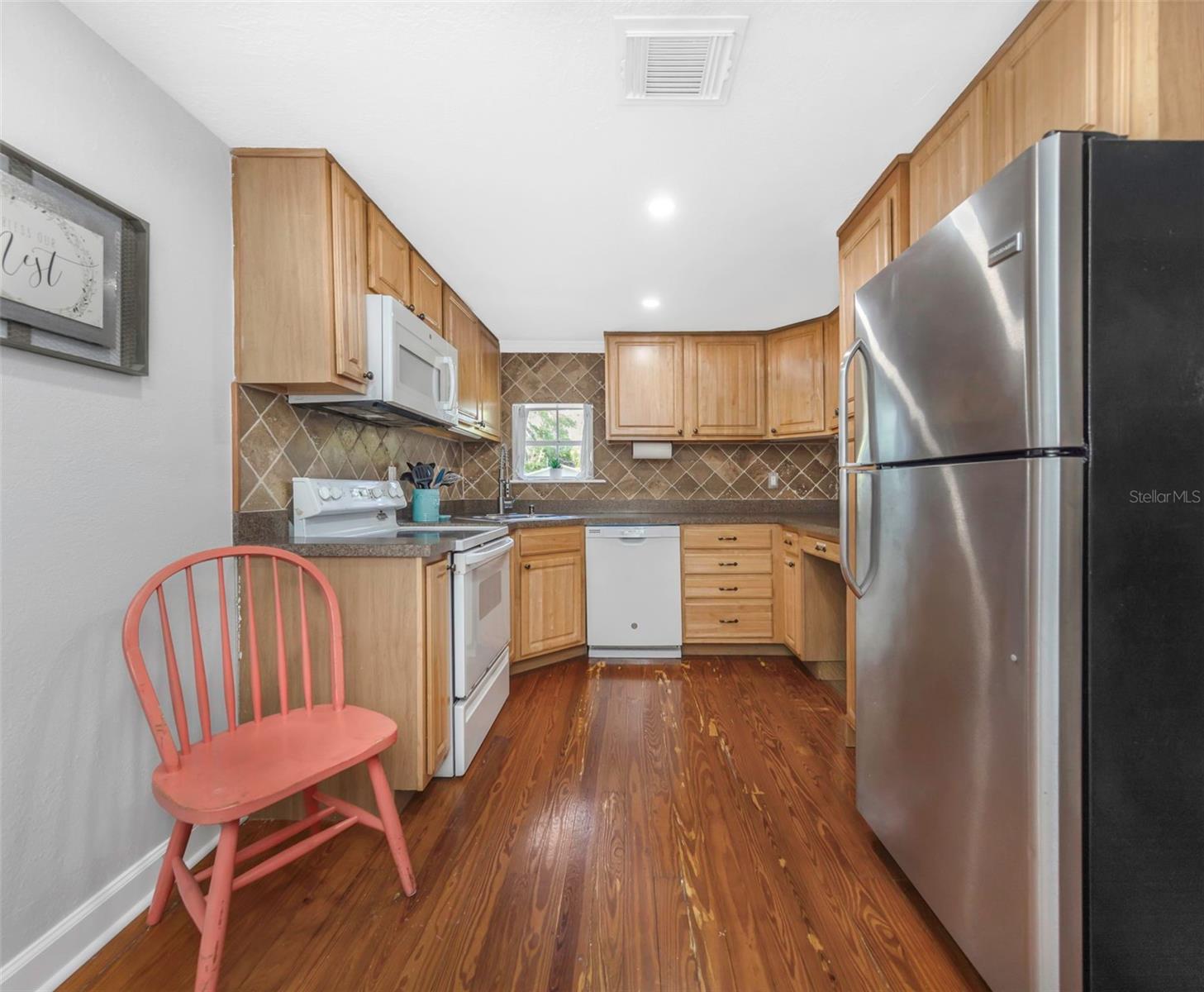 414 Tampa Rd Property Photo 12