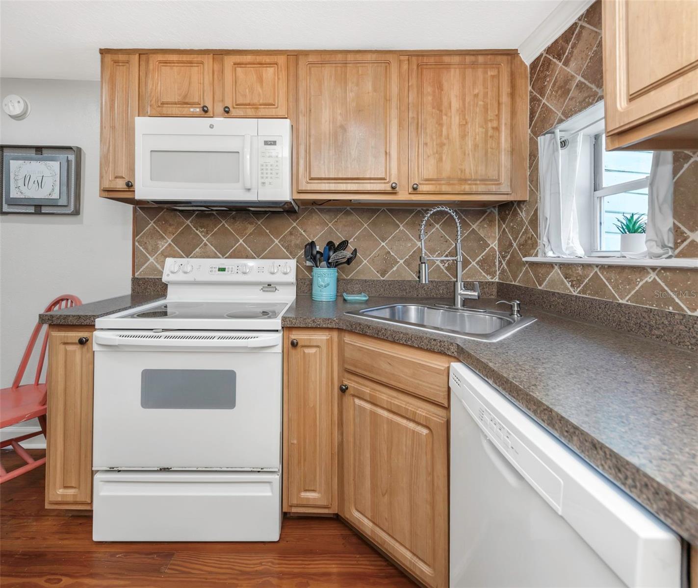 414 Tampa Rd Property Photo 15