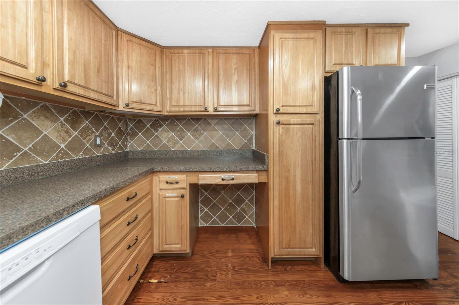 414 Tampa Rd Property Photo 16