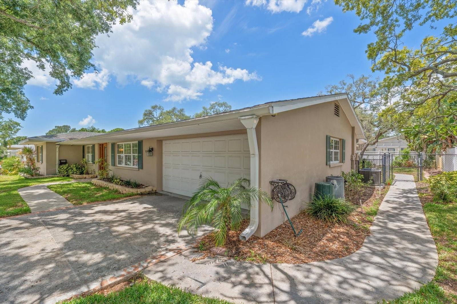 802 Allamanda Dr Property Photo 35