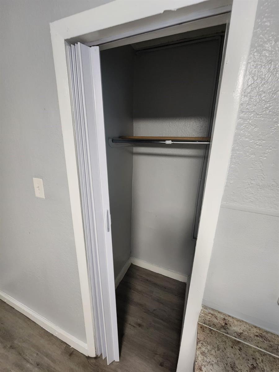 407 S Jupiter Ave #7 Property Photo 6