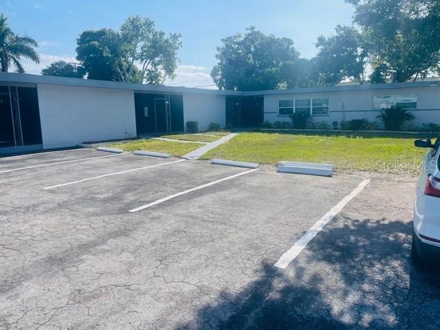 407 S Jupiter Ave #7 Property Photo 9