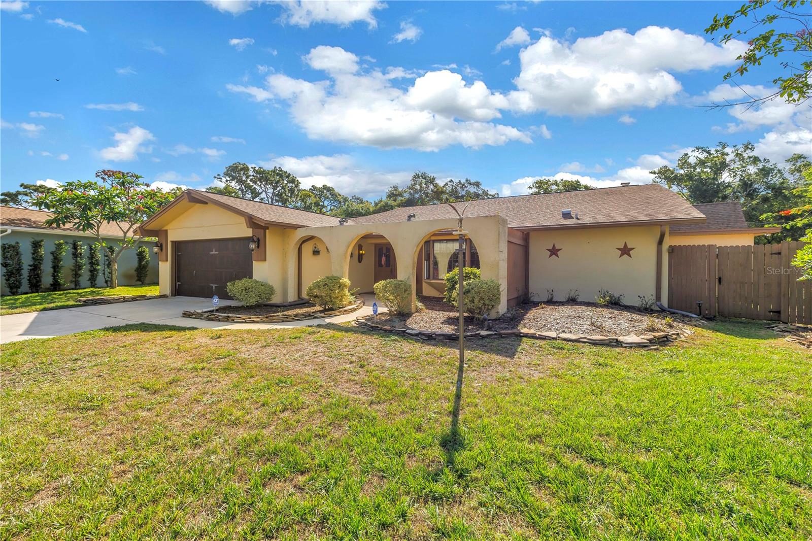 10657 Del Prado Dr E Property Photo 3