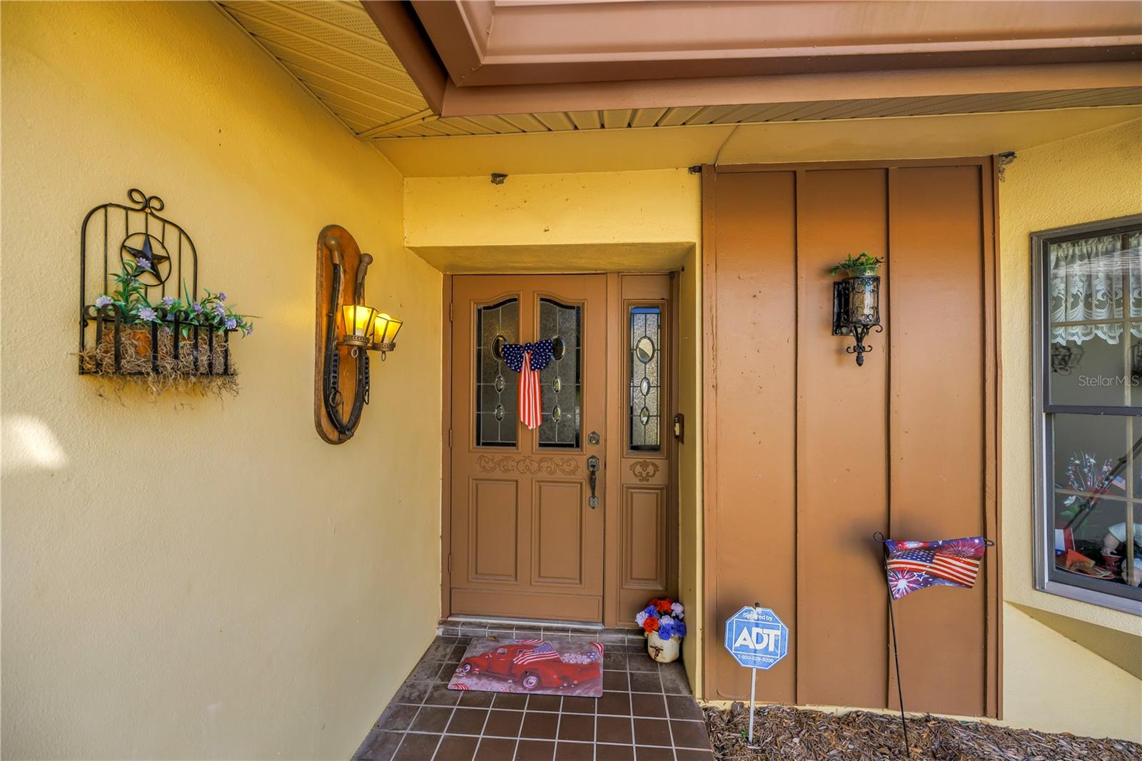 10657 Del Prado Dr E Property Photo 8