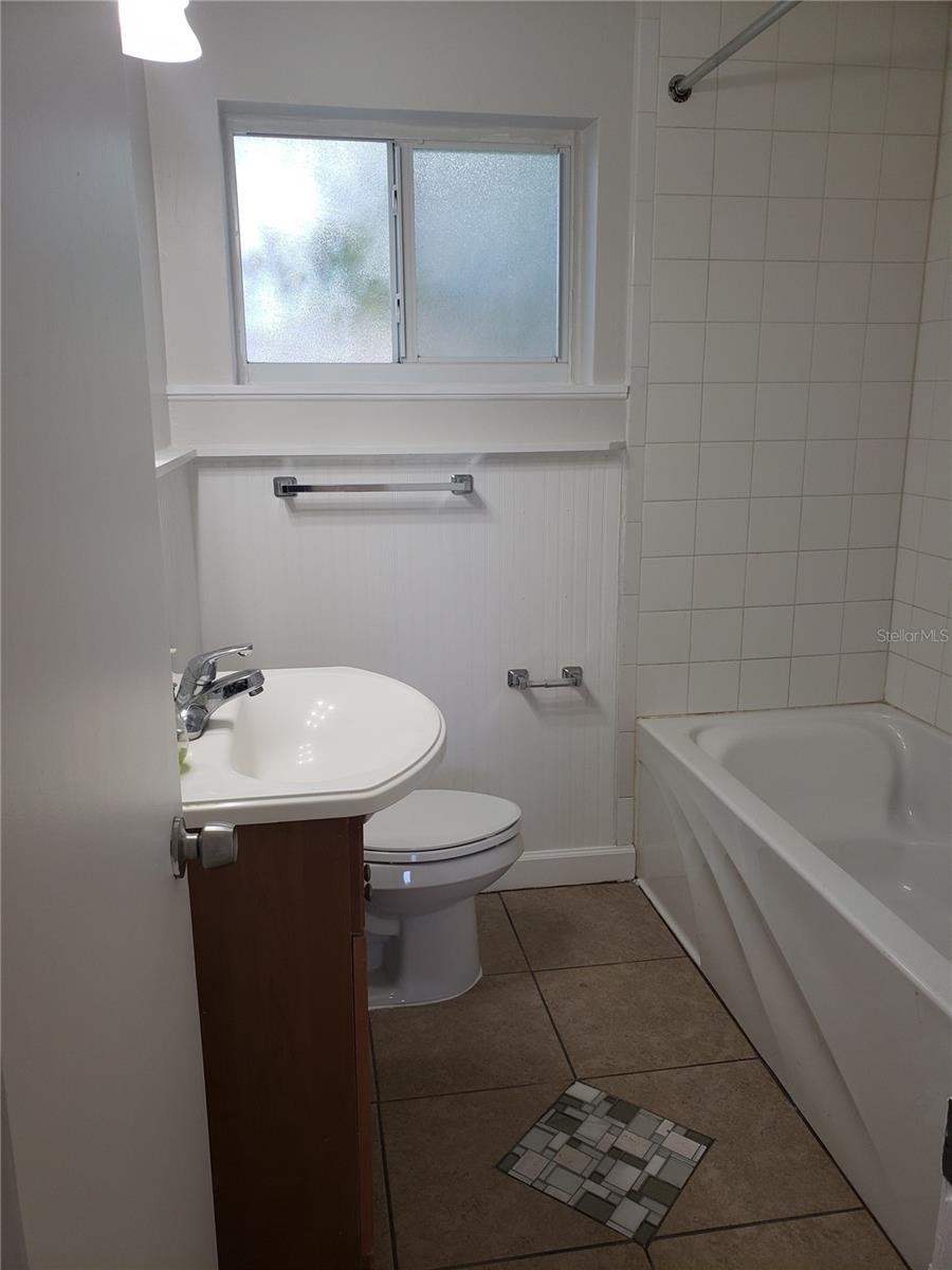 7475 19th Ave N Property Photo 6