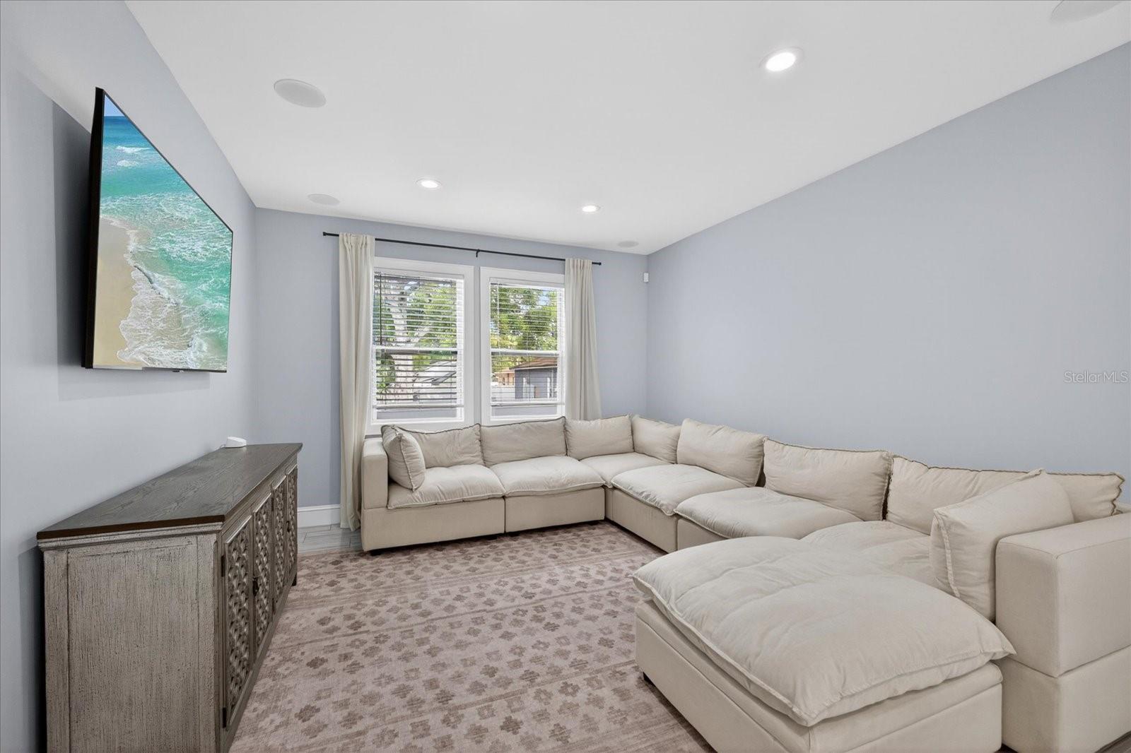 4102 S Trask St Property Photo 5