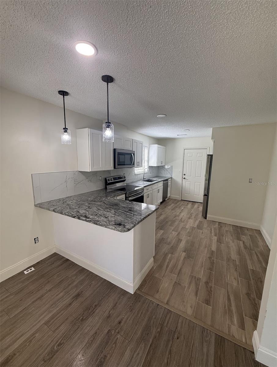 1859 Springwood Cir N Property Photo 6
