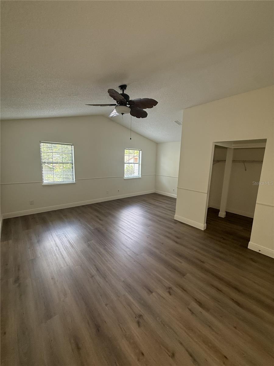 1859 Springwood Cir N Property Photo 11