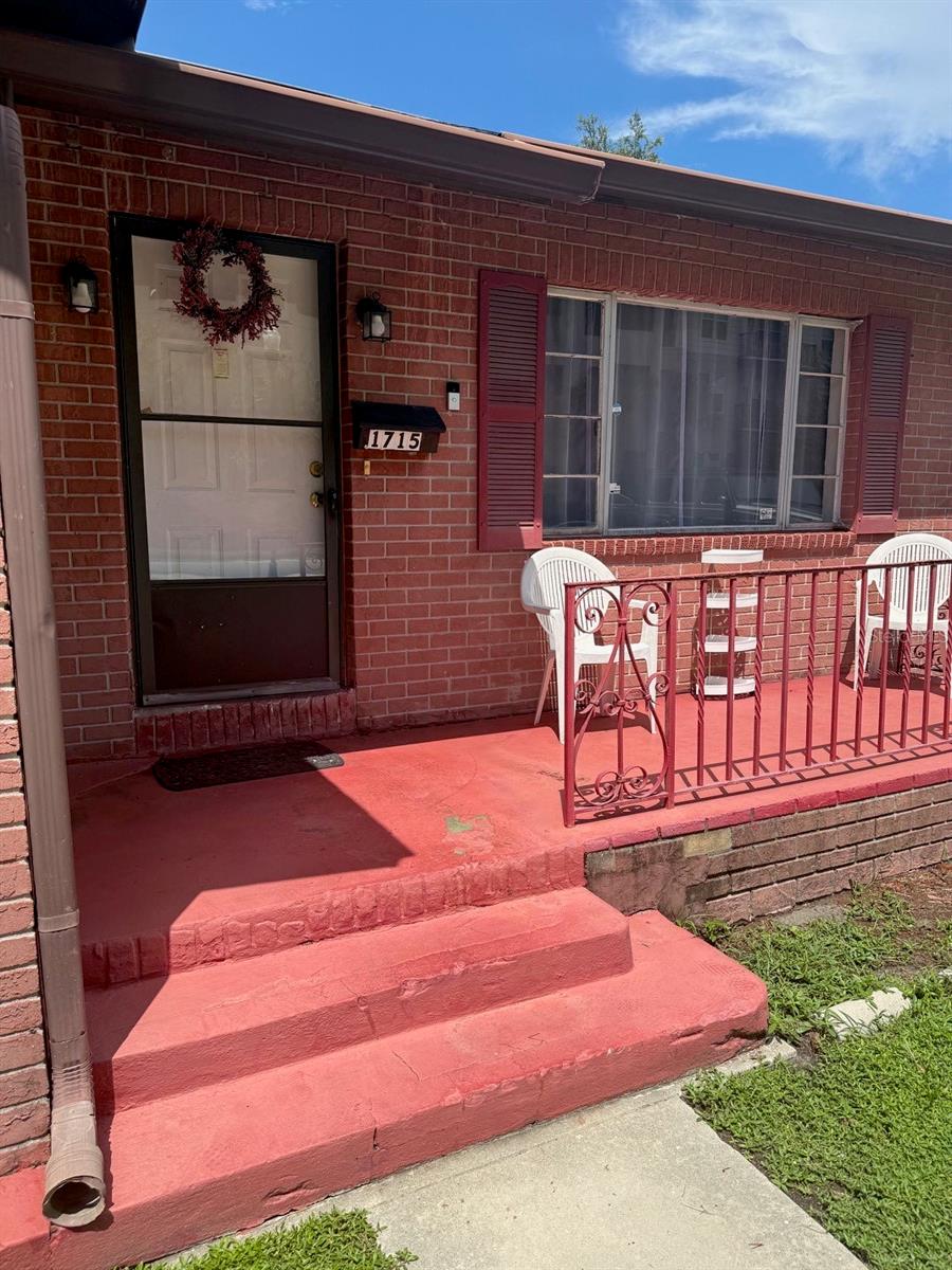 1715 W Carmen St Property Photo 3