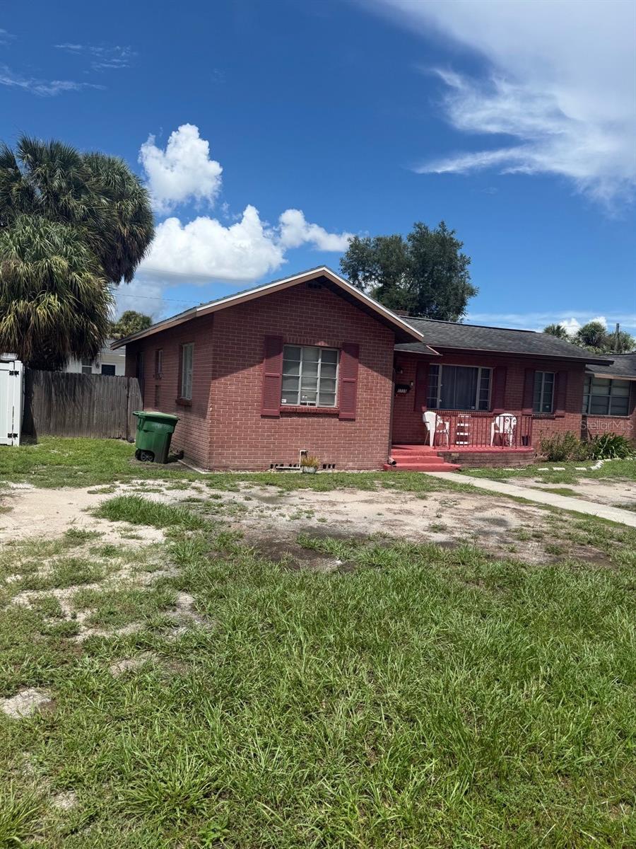 1715 W Carmen St Property Photo 19