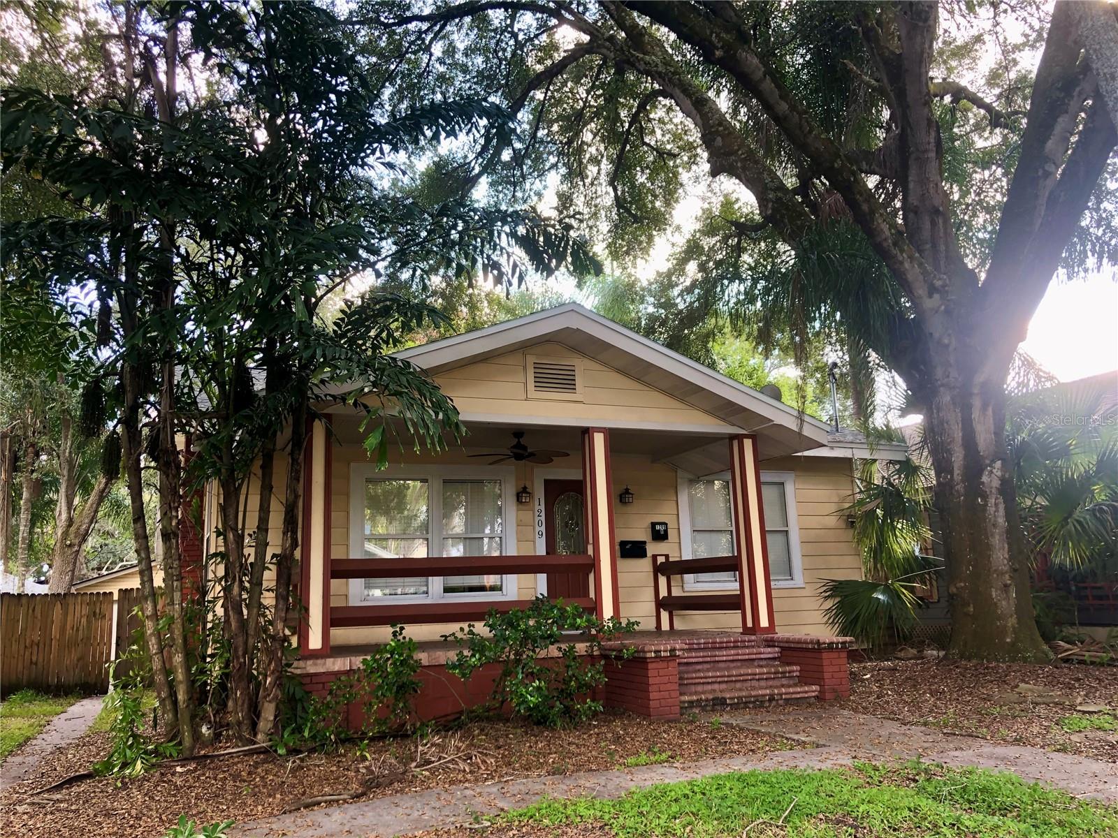 1209 E Comanche Ave Property Photo 1