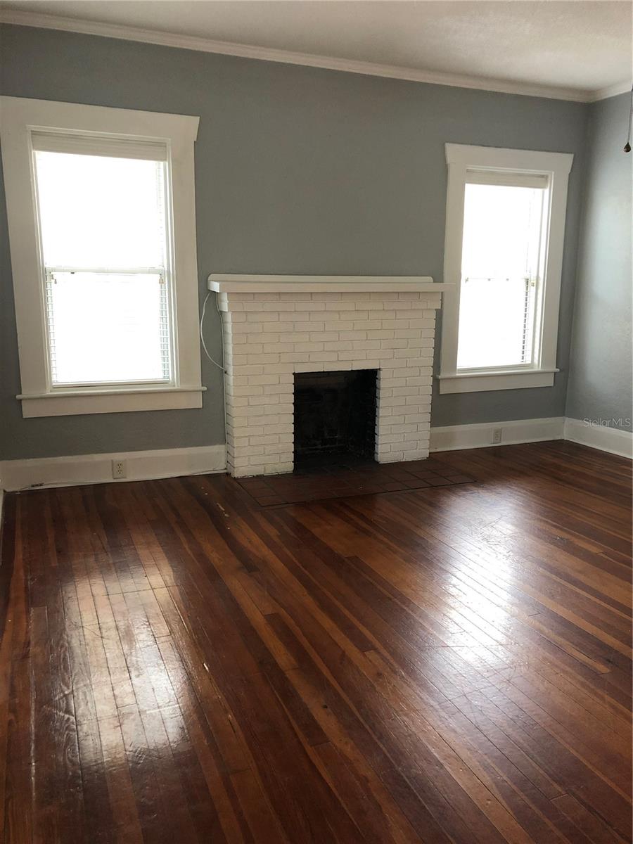 1209 E Comanche Ave Property Photo 6