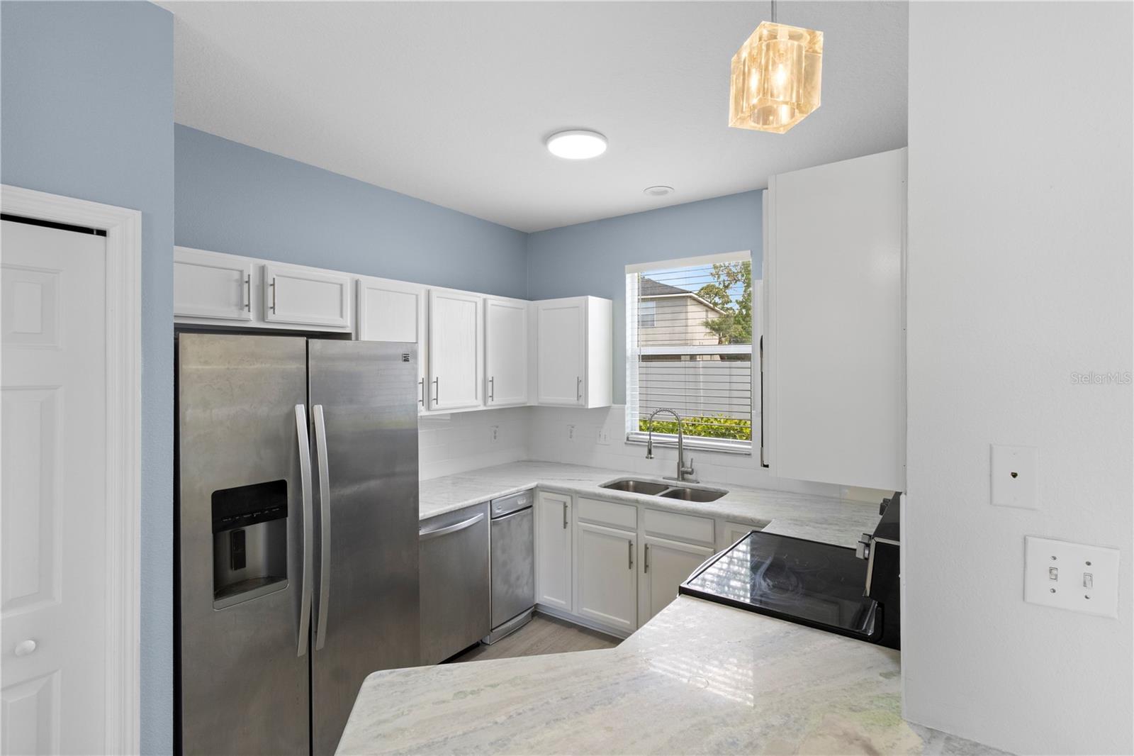 12294 Country White Cir Property Photo 6