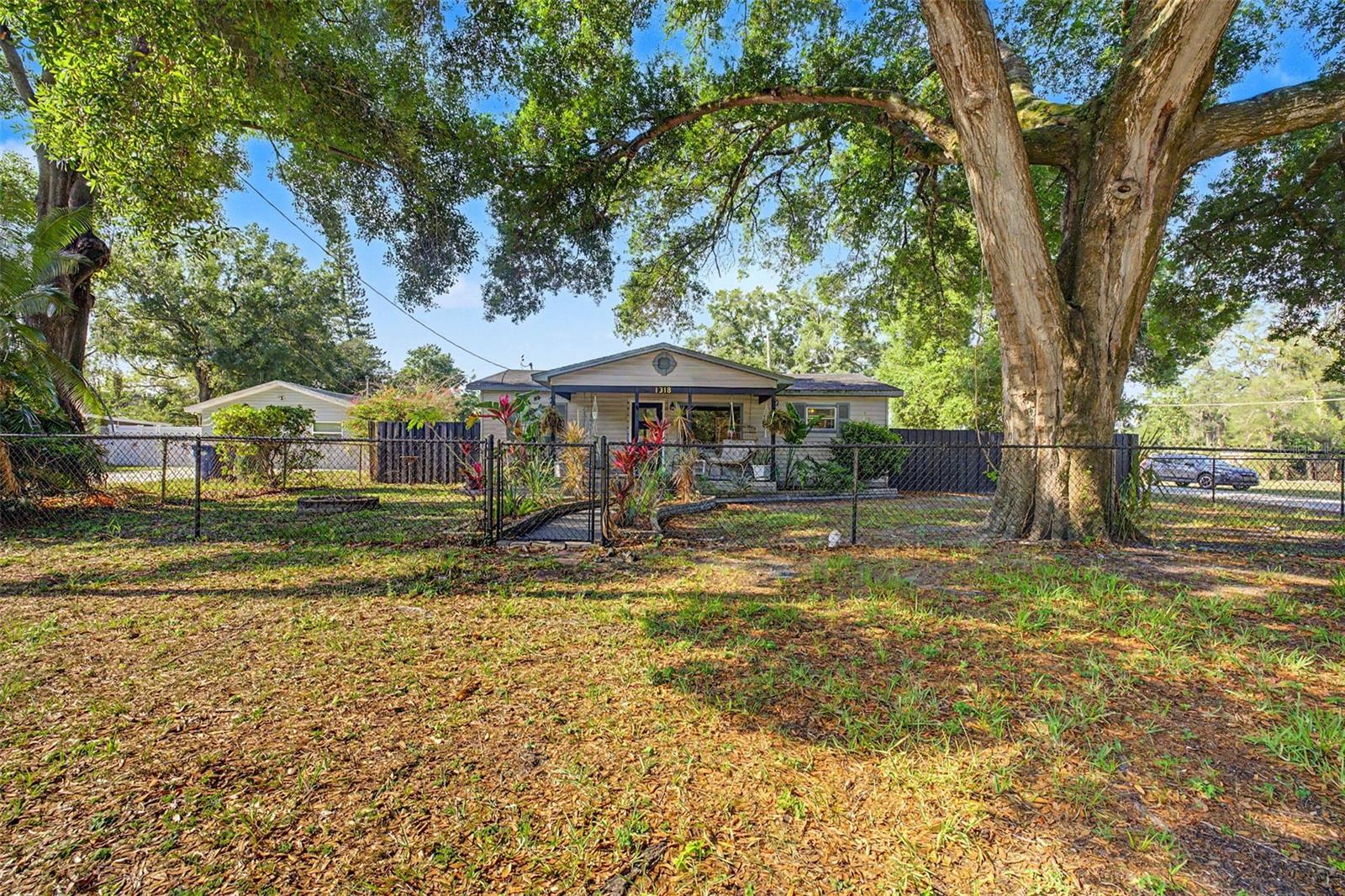 1318 W Rambla St Property Photo 2