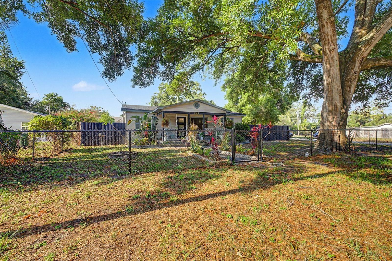 1318 W Rambla St Property Photo 3