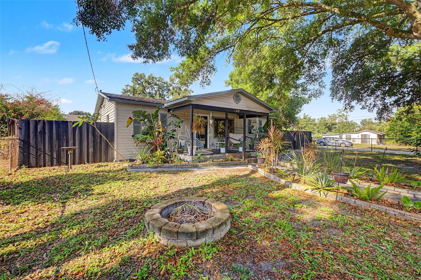 1318 W Rambla St Property Photo 4
