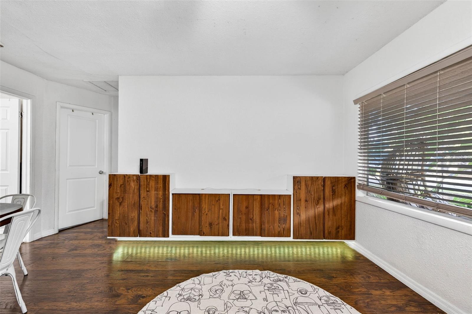 1318 W Rambla St Property Photo 10