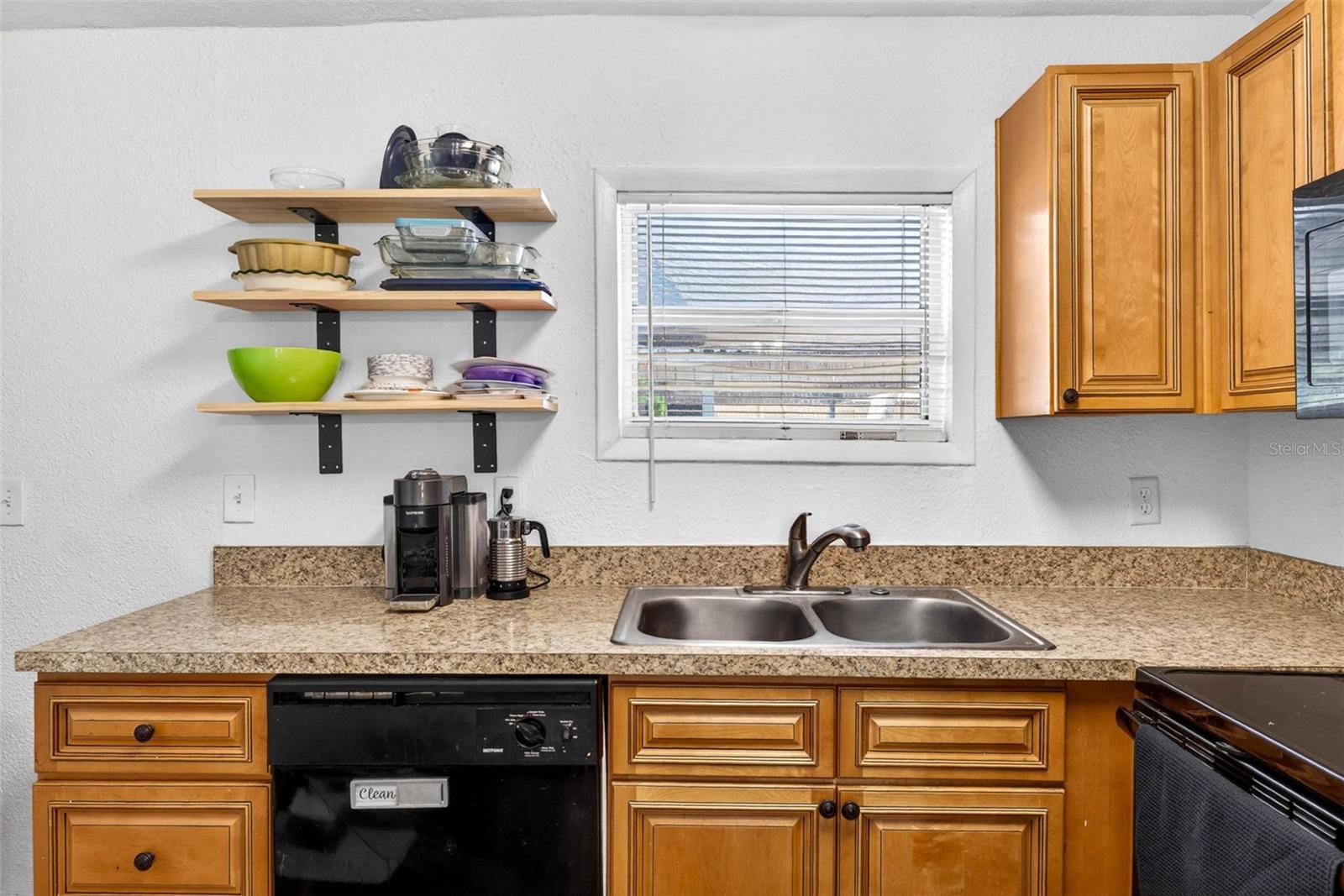 1318 W Rambla St Property Photo 13