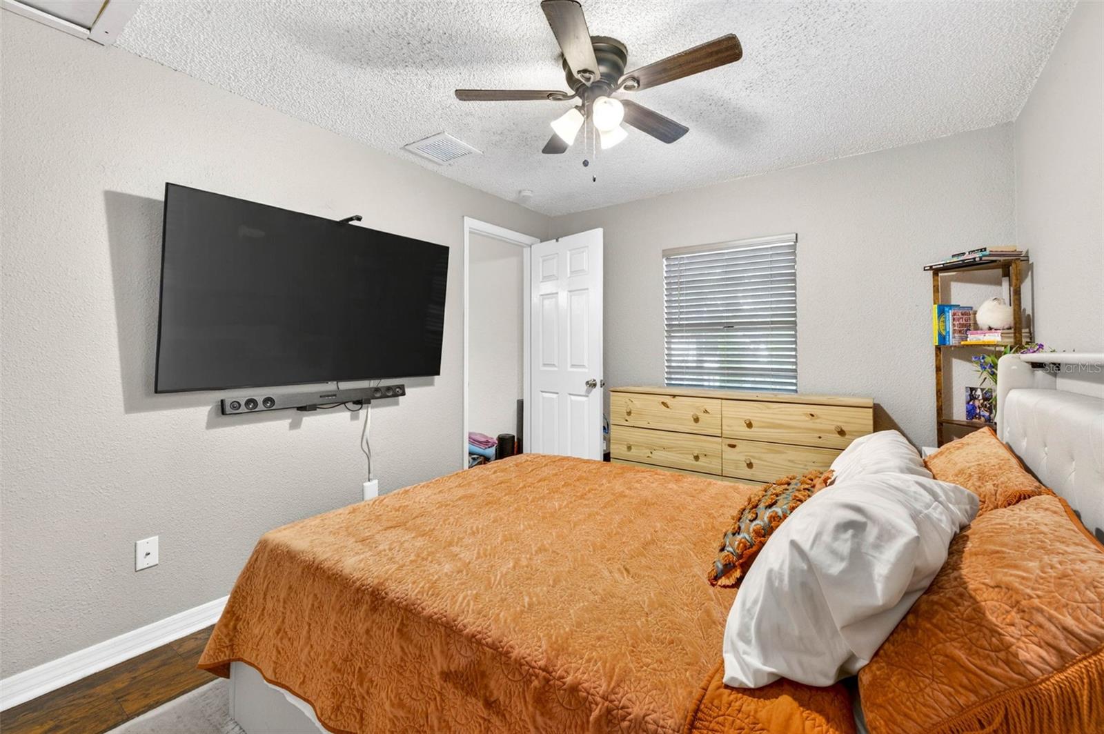 1318 W Rambla St Property Photo 16