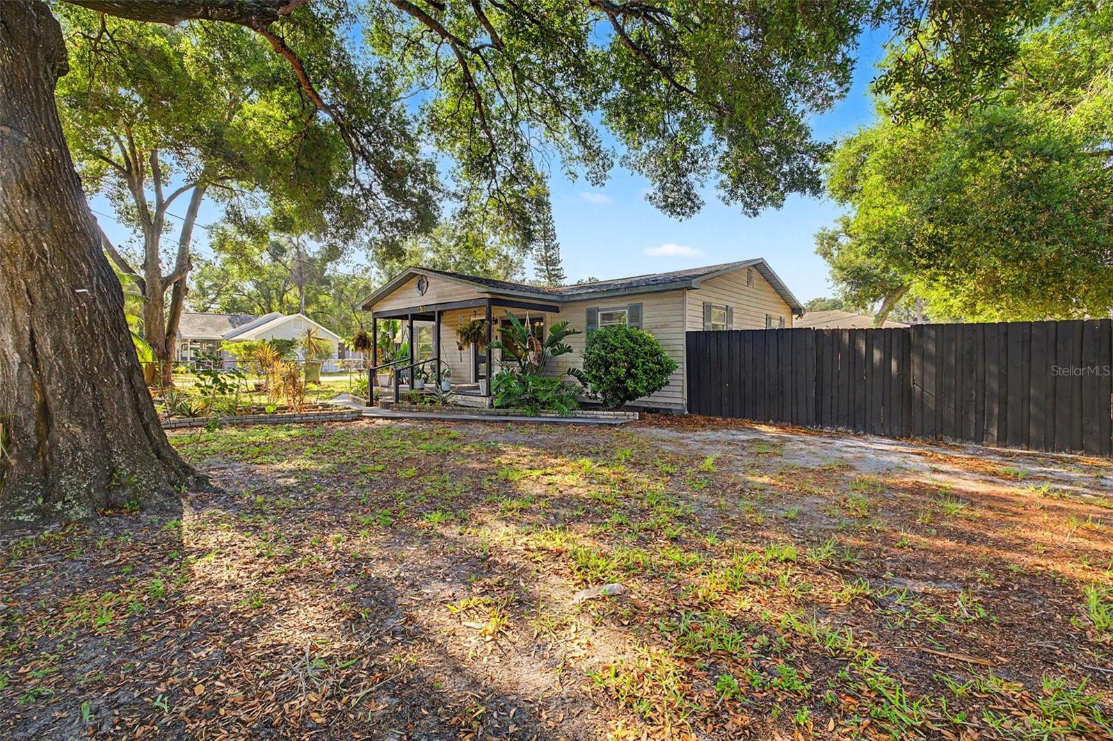 1318 W Rambla St Property Photo 34